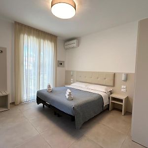 Camera standard con letto king size